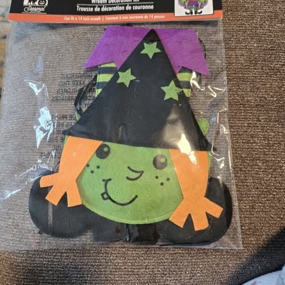 Seasonal Wreath Decoration Kit - Green & Purple Witch Accent